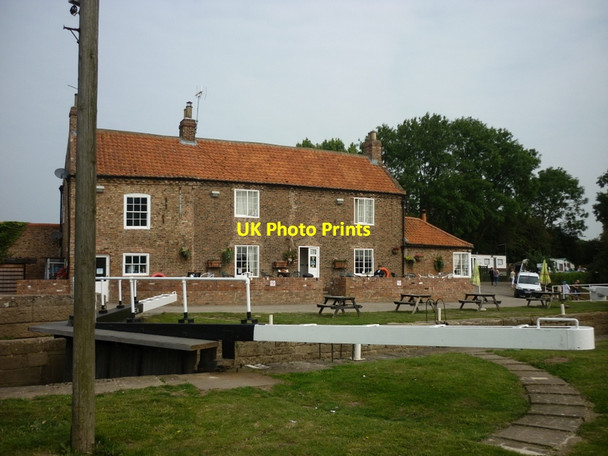 Photo 6"x4" Lock House, Linton Lock, on the River Ouse Linton-on-Ouse c2011