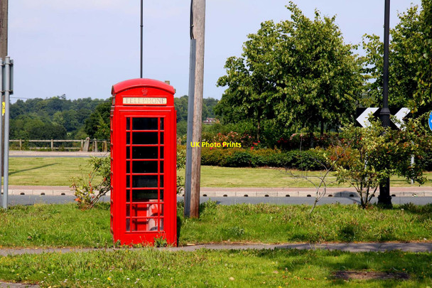 Photo 6"x4" Telephone box in Arborfield Cross Arborfield Cross c2011