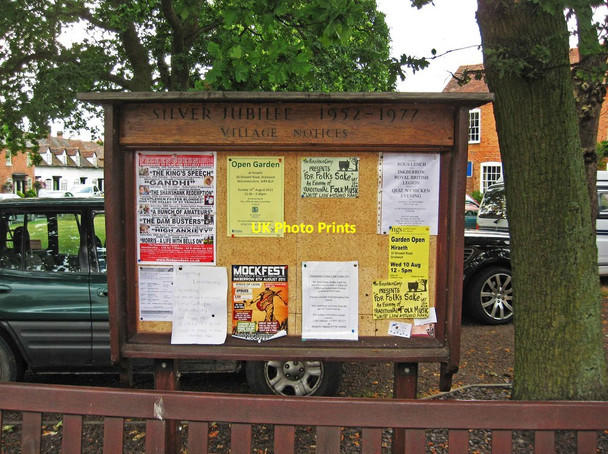 Photo 6"x4" Silver Jubilee village noticeboard, Feckenham Feckenham c2011