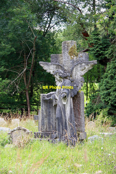 Photo 6"x4" St John the Baptist, Okewood - Churchyard Mayes Green c2011 P1