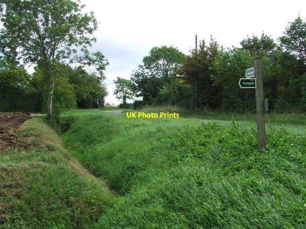 Photo 6"x4" Footpath Signpost Westhorpe\/TM0469 c2011