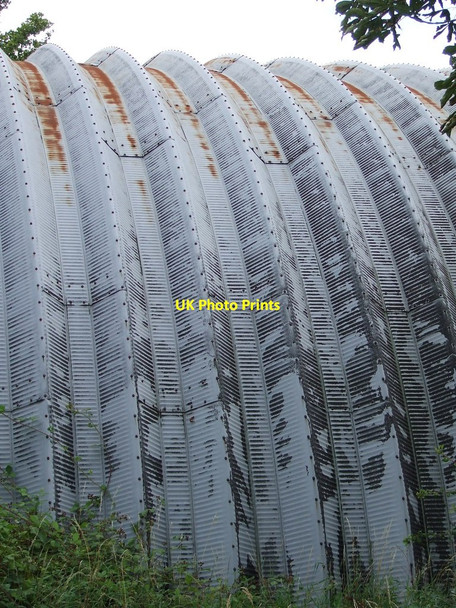 Photo 6"x4" Corrugated Barn Westhorpe\/TM0469 c2011