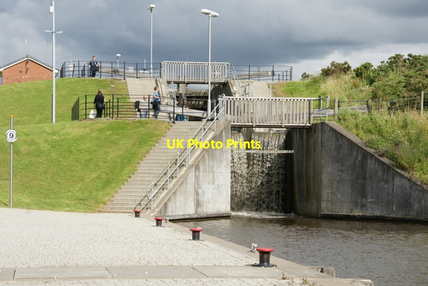 Photo 6"x4" Locks on the Union Canal above the Falkirk Wheel Greenbank\/NS8679 c2011