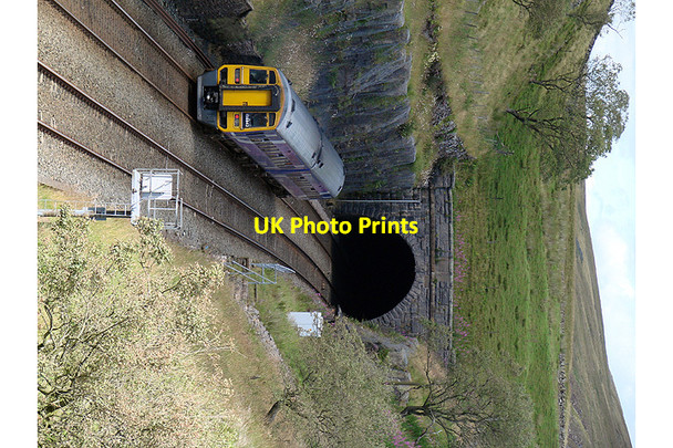Photo 6"x4" A Carlisle bound train just about to enter Blea Moor Tunnel Ribble Head\/SD7779 c2011