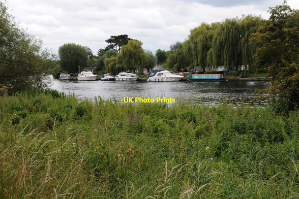Photo 6"x4" River Thames near Boveney Boveney c2011