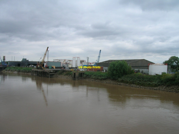 Photo 6"x4" River Trent  Gunness c2011