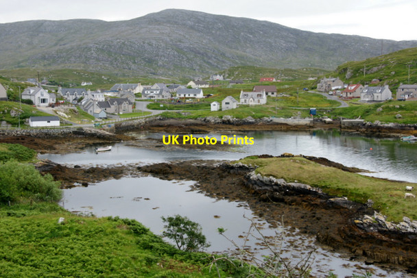 Photo 6"x4" An Acairsaid a Deas, Scalpay (Sgalpaigh) Carnach\/NG2297 c2011