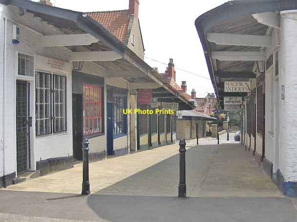 Photo 6"x4" A quiet time in The Shambles, Malton Malton\/SE7871 c2011