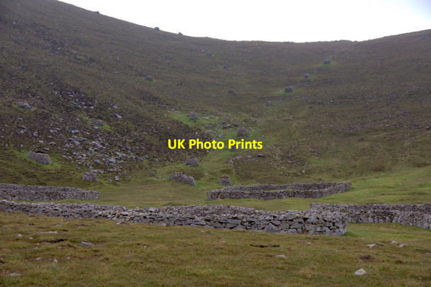 Photo 6"x4" An Lag and the ascent to the Gap, St Kilda Oisebhal c2011