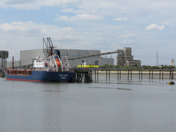 Photo 6"x4" The Solent Fisher at a jetty, West Thurrock Grays\/TQ6177 c2011