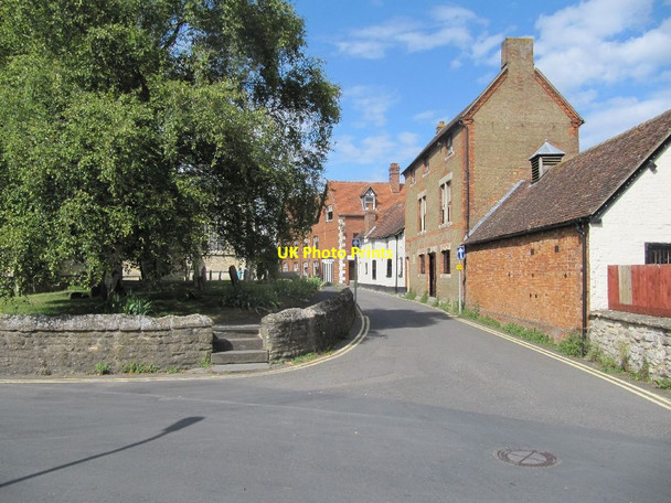 Photo 6"x4" Church road Wantage c2011