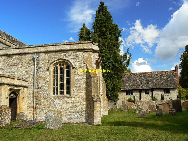 Photo 6"x4" Churchyard, St Mary\u00e2\u0080\u0099s Church, Childrey Childrey c2011