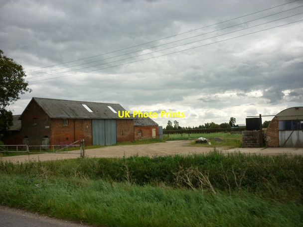 Photo 6"x4" Pode Hole Farm on The Delph (road) Pode Hole c2011