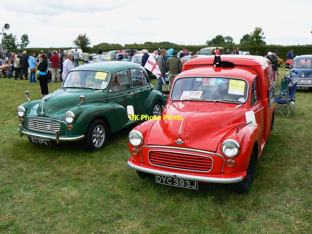 Photo 6"x4" Morris Minors, White Horse Show, Uffington 2011 Fawler\/SU3188 c2011