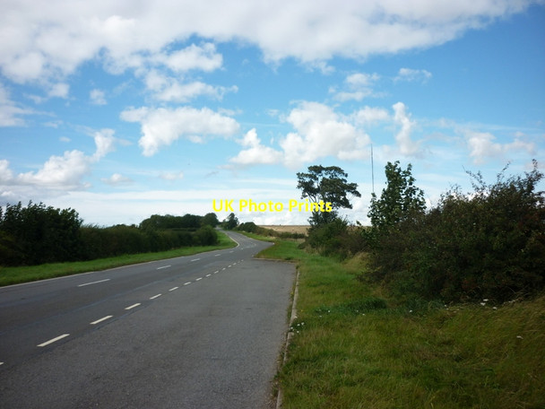 Photo 6"x4" Looking north along the B1225, High Street Benniworth c2011