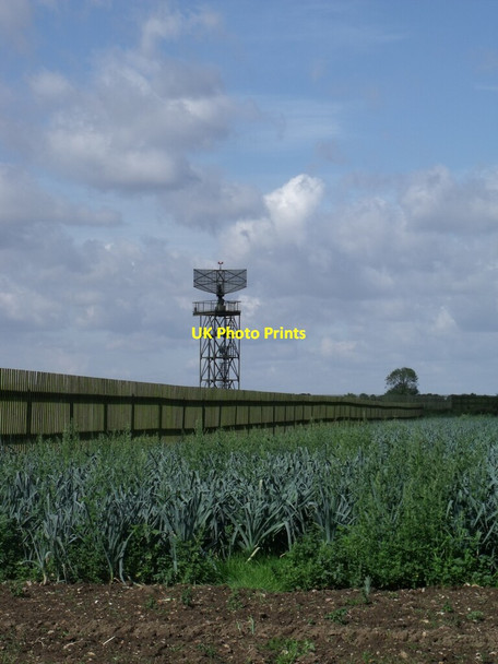 Photo 6"x4" Radar at RAF Coningsby Moor Side\/TF2457 c2011