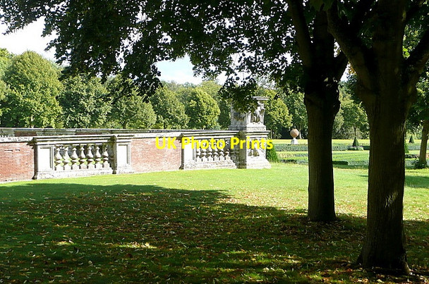 Photo 6"x4" Cliveden, part of the parterre Cookham c2011