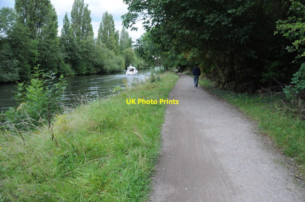 Photo 6"x4" Thames Path beside the Desborough Cut Weybridge c2011