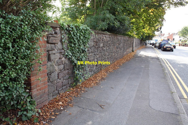 Photo 6"x4" Cemetery wall, London Road Reading c2011