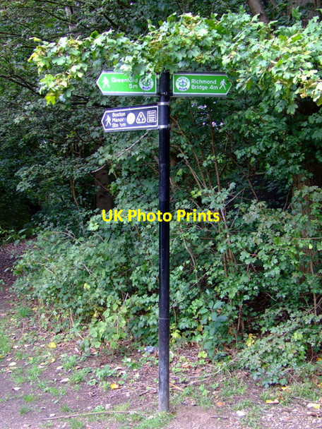 Photo 6"x4" Signpost by the River Brent Ealing c2011