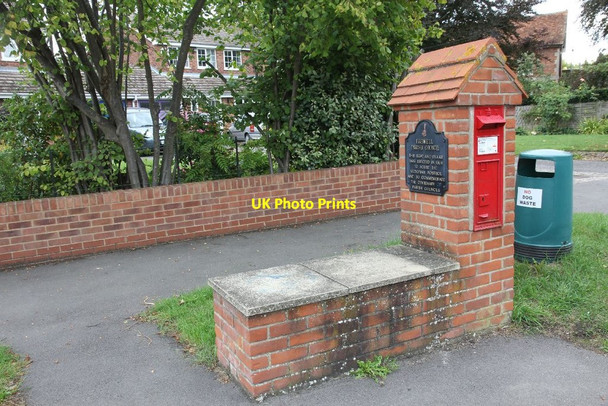 Photo 6"x4" Seat by the Postbox Harwell\/SU4989 c2011