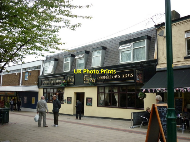 Photo 6"x4" The Oddfellows public house on Church Street, Eccles Eccles\/SJ7798 c2011