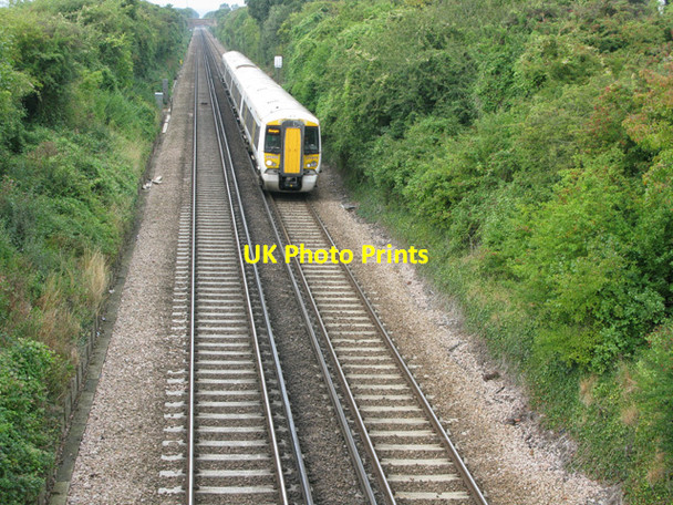 Photo 6"x4" Eastbound train on the Canterbury to Ramsgate line Haine c2011