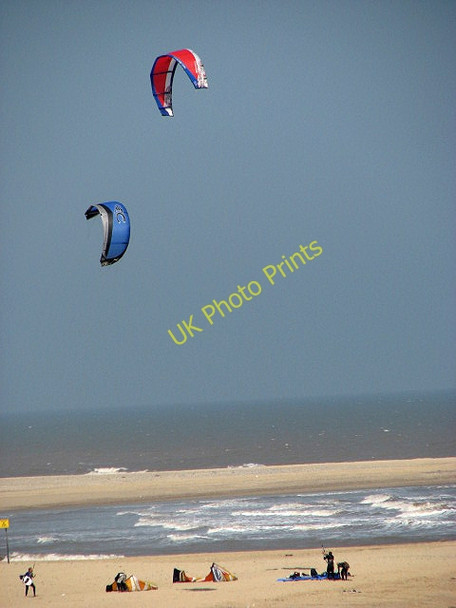 Photo 6"x4" Kite surfers' camp Hempstead\/TG4028 c2008