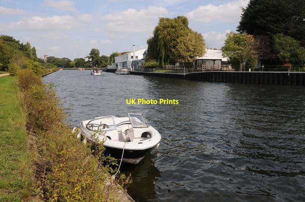 Photo 6"x4" The Thames opposite Surbiton Surbiton c2011