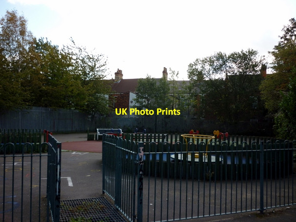 Photo 6"x4" A small playground off Alexandra Road, Hull Kingston upon Hull c2011