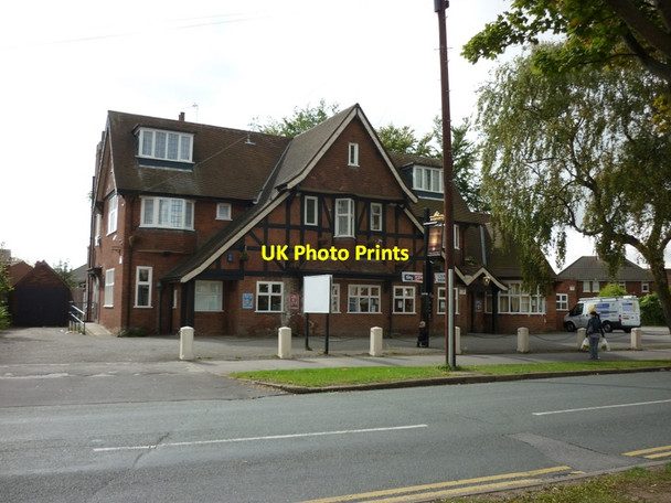 Photo 6"x4" The Endyke public house on Endike Lane Cottingham\/TA0432 c2011