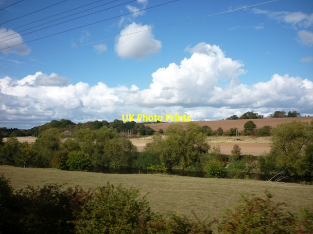 Photo 6"x4" Looking north from the train towards Rookery Cottage Quatt c2011