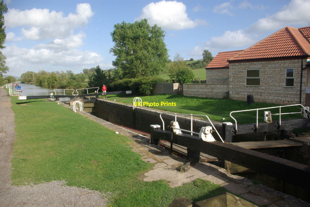 Photo 6"x4" Seend Top Lock, Kennet & Avon Canal Redstocks c2011