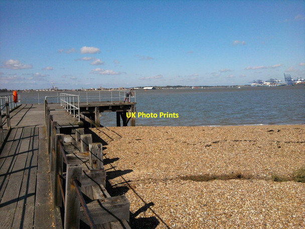 Photo 6"x4" Jetty On The Orwell Estuary By Landguard Fort The Port of Felixstowe c2011