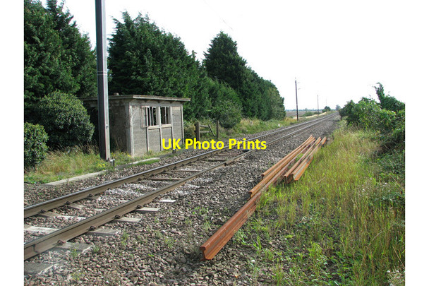 Photo 6"x4" Plate layer's hut by St German's level crossing Wiggenhall St Peter c2011