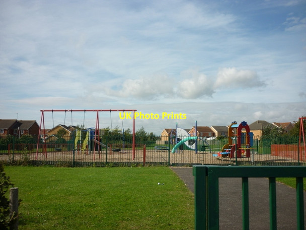 Photo 6"x4" A play area on Kingsbury Road, Kingswood Kingswood\/TA0834 c2011