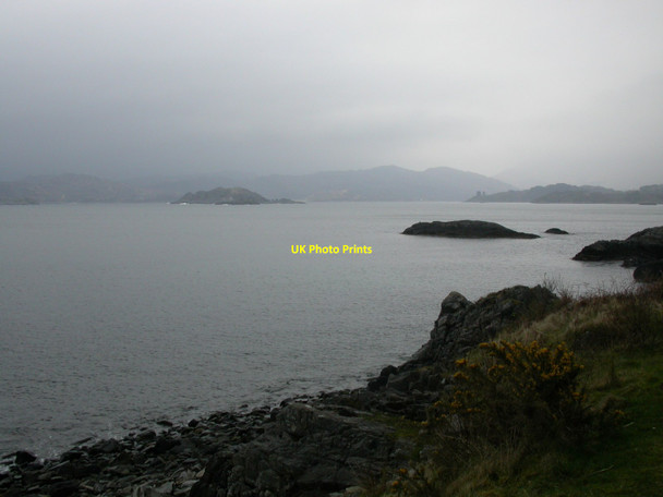 Photo 6"x4" Loch Ailort Bothan Nan Creag c2004