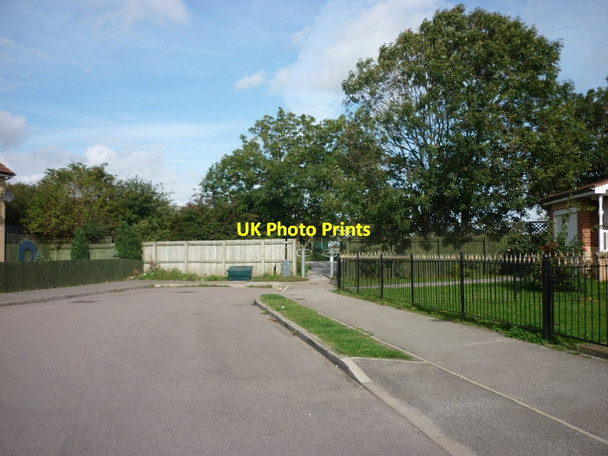 Photo 6"x4" A path on Brecon Drive to Ings Road Kingswood\/TA0834 c2011