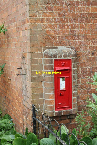 Photo 6"x4" Postbox on the corner Steventon\/SU4691 c2011
