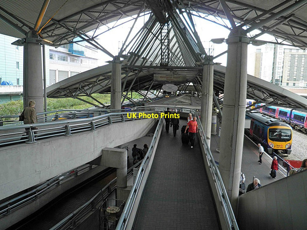 Photo 6"x4" Manchester airport railway station Davenport Green\/SJ8086 c2011