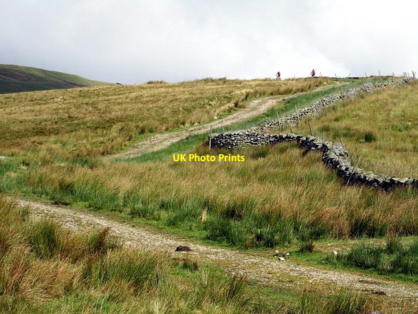 Photo 6"x4" Pennine Bridleway ascends Wold Fell north of Newby Head Gate Stone House\/SD7785 c2011