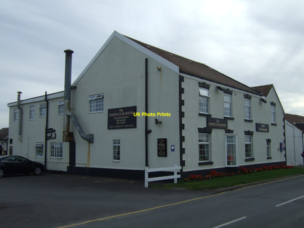 Photo 6"x4" The North Star Hotel North Landing c2011