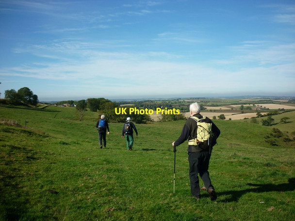 Photo 6"x4" Walking along the Wolds Way North Grimston c2011