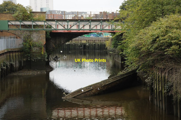 Photo 6"x4" River Wandle Wandsworth c2011