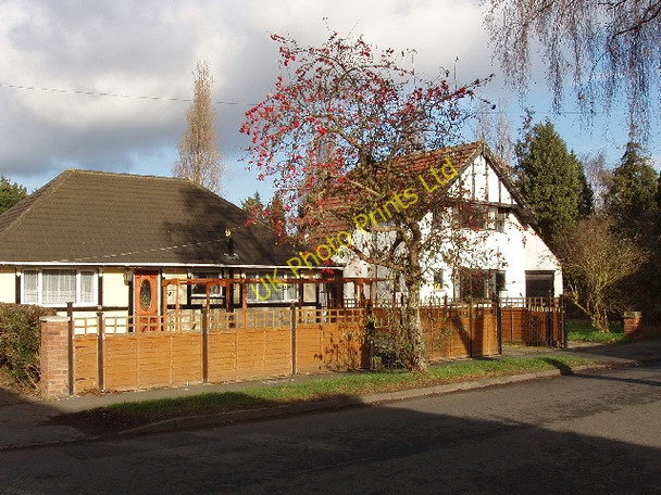 Photo 6"x4" Bathurst Walk, Iver Richings Park c2006