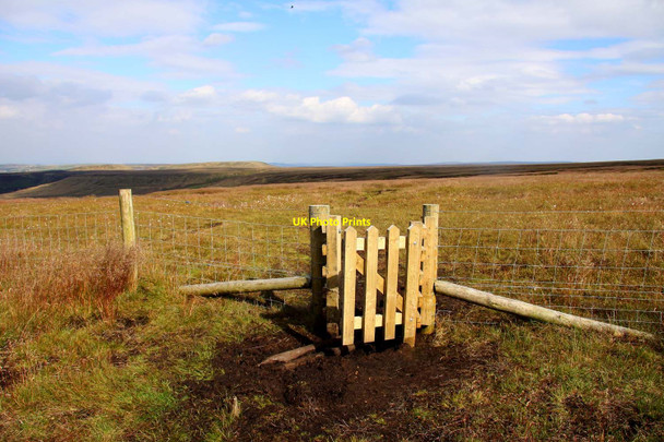 Photo 6"x4" Gate on Wilmer Hill Holme\/SE1005 c2011