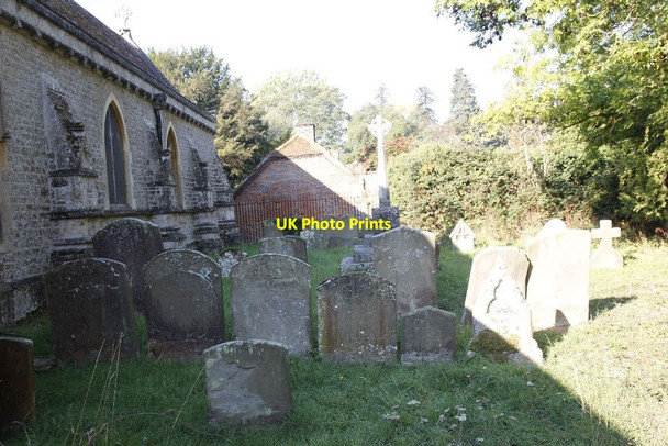 Photo 6"x4" Churchyard on the north side Milton\/SU4892 c2011