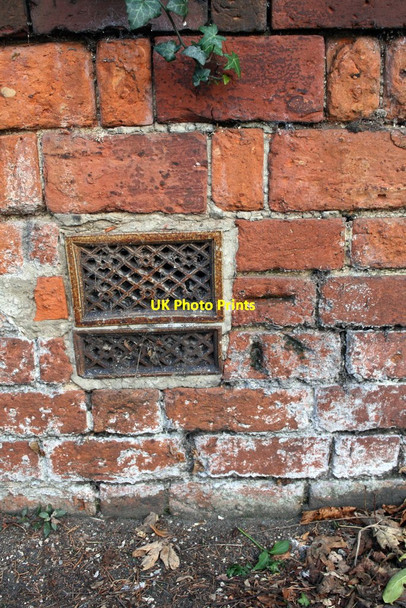 Photo 6"x4" Benchmark on wall of Tilehurst Road Reading c2011