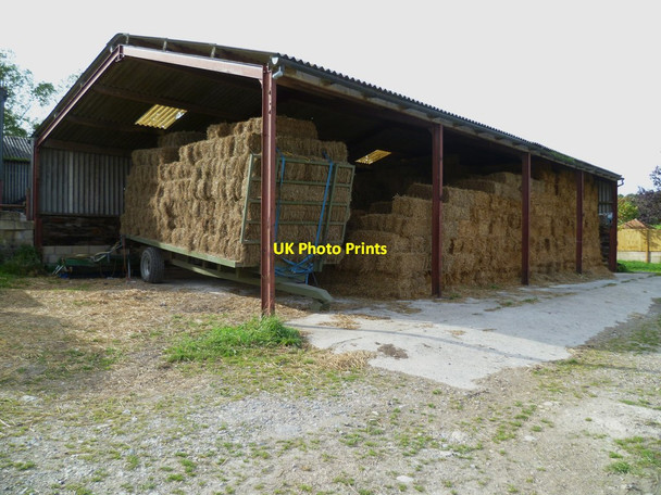 Photo 6"x4" Barn at Cole Henley Farm Cole Henley c2011