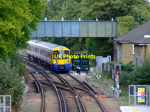 Photo 6"x4" Train approaching South Acton station Acton\/TQ2080 c2011